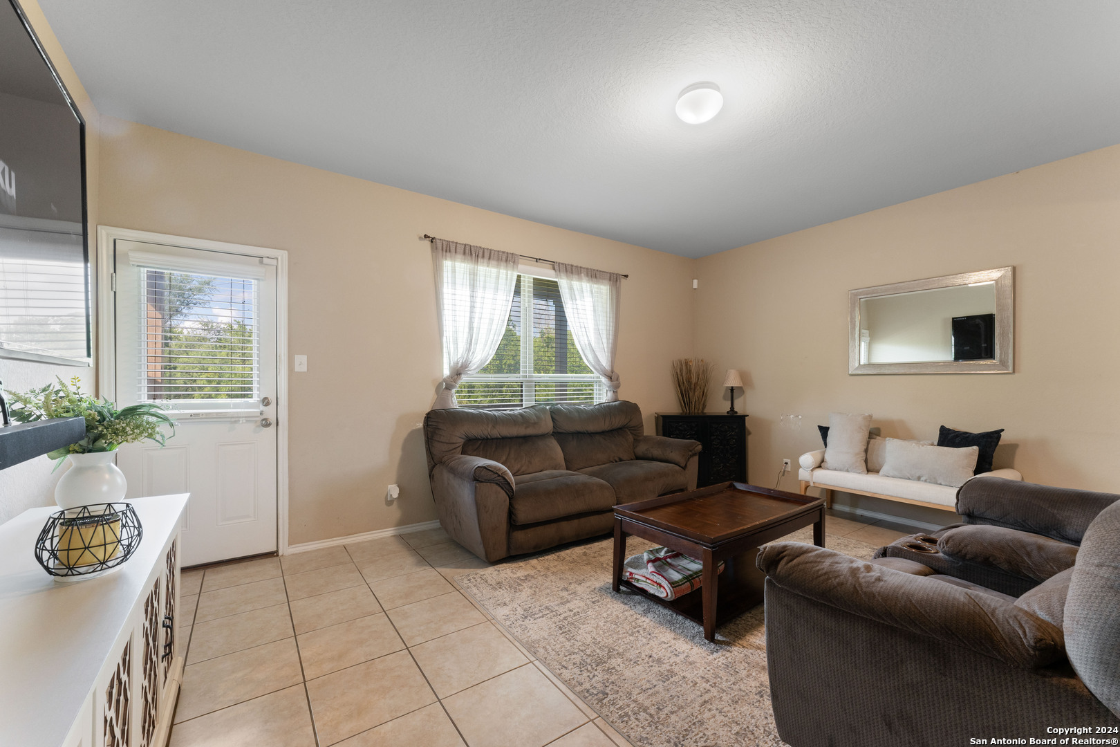 6115 Agoura Hvn
