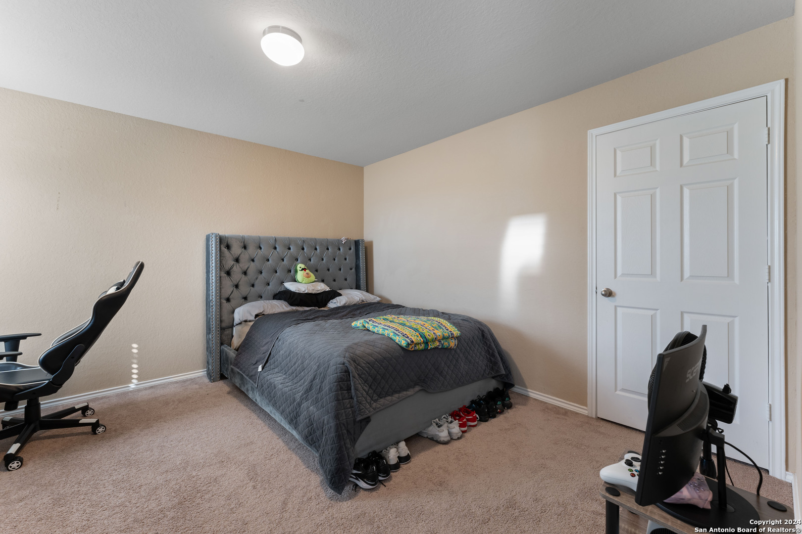 6115 Agoura Hvn