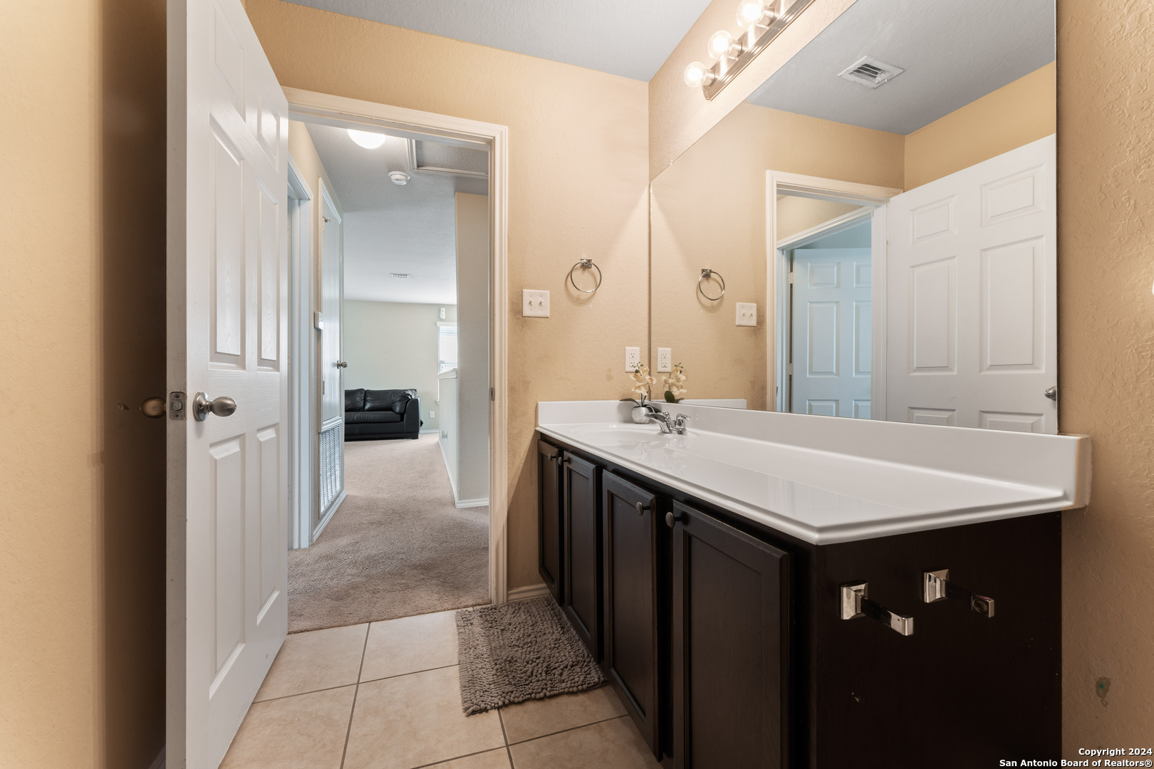 6115 Agoura Hvn