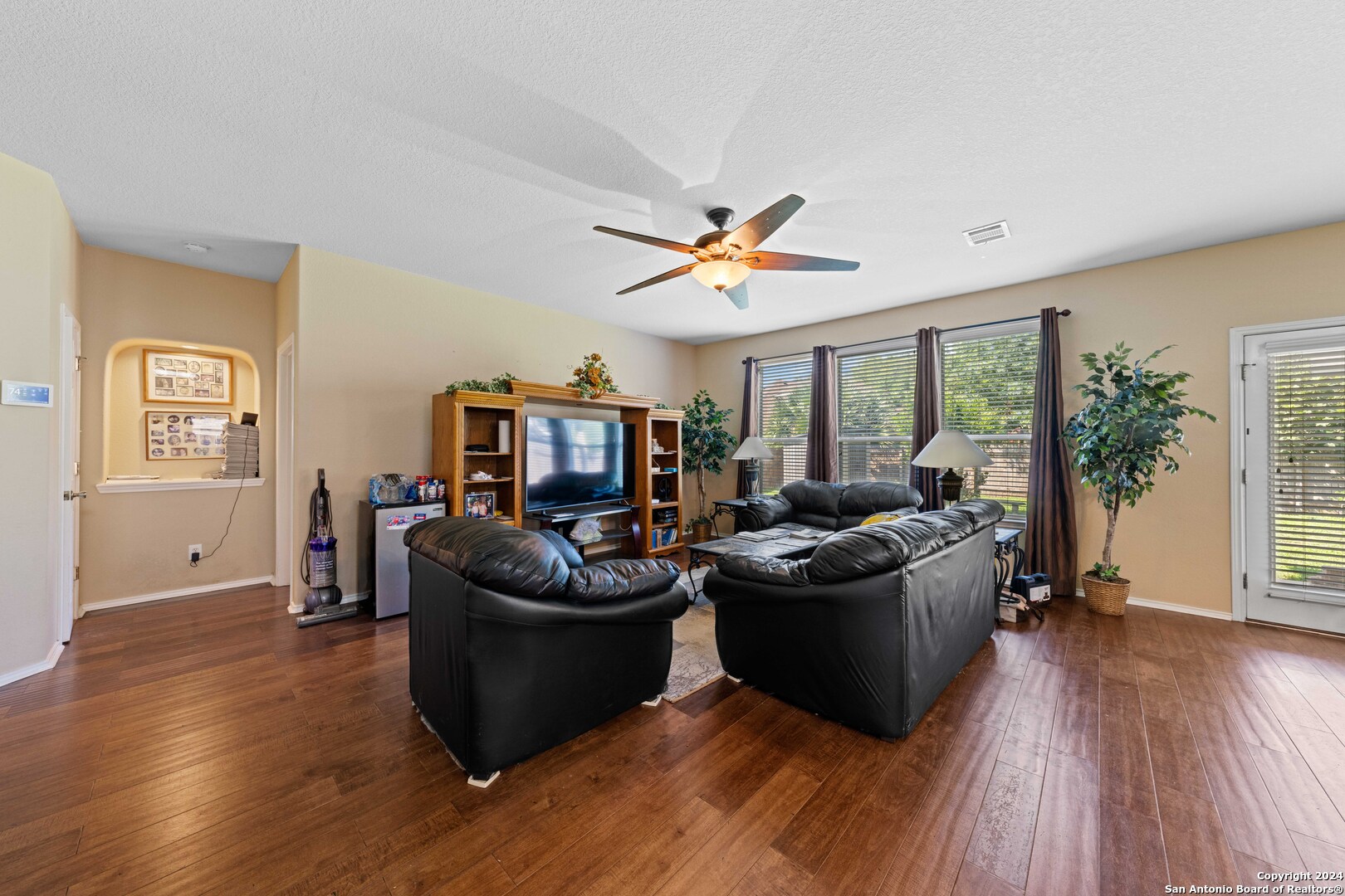 24527 WALNUT PASS
