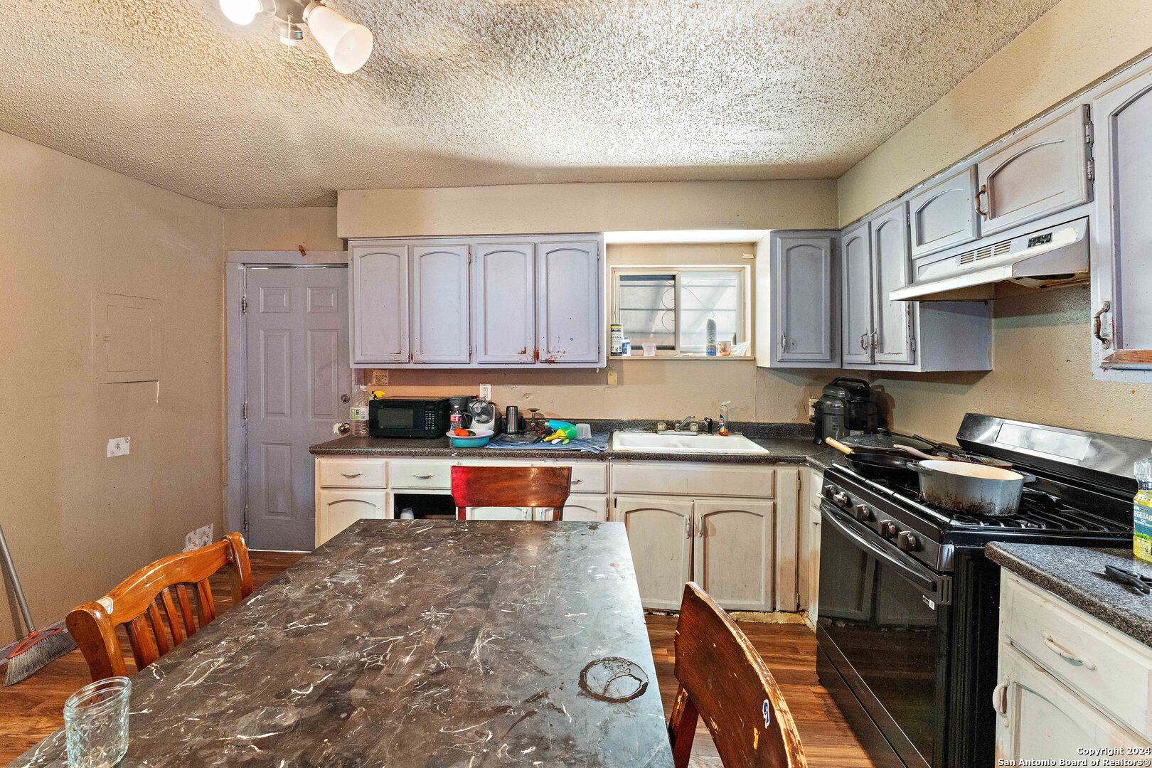 1519 WHITMAN AVE