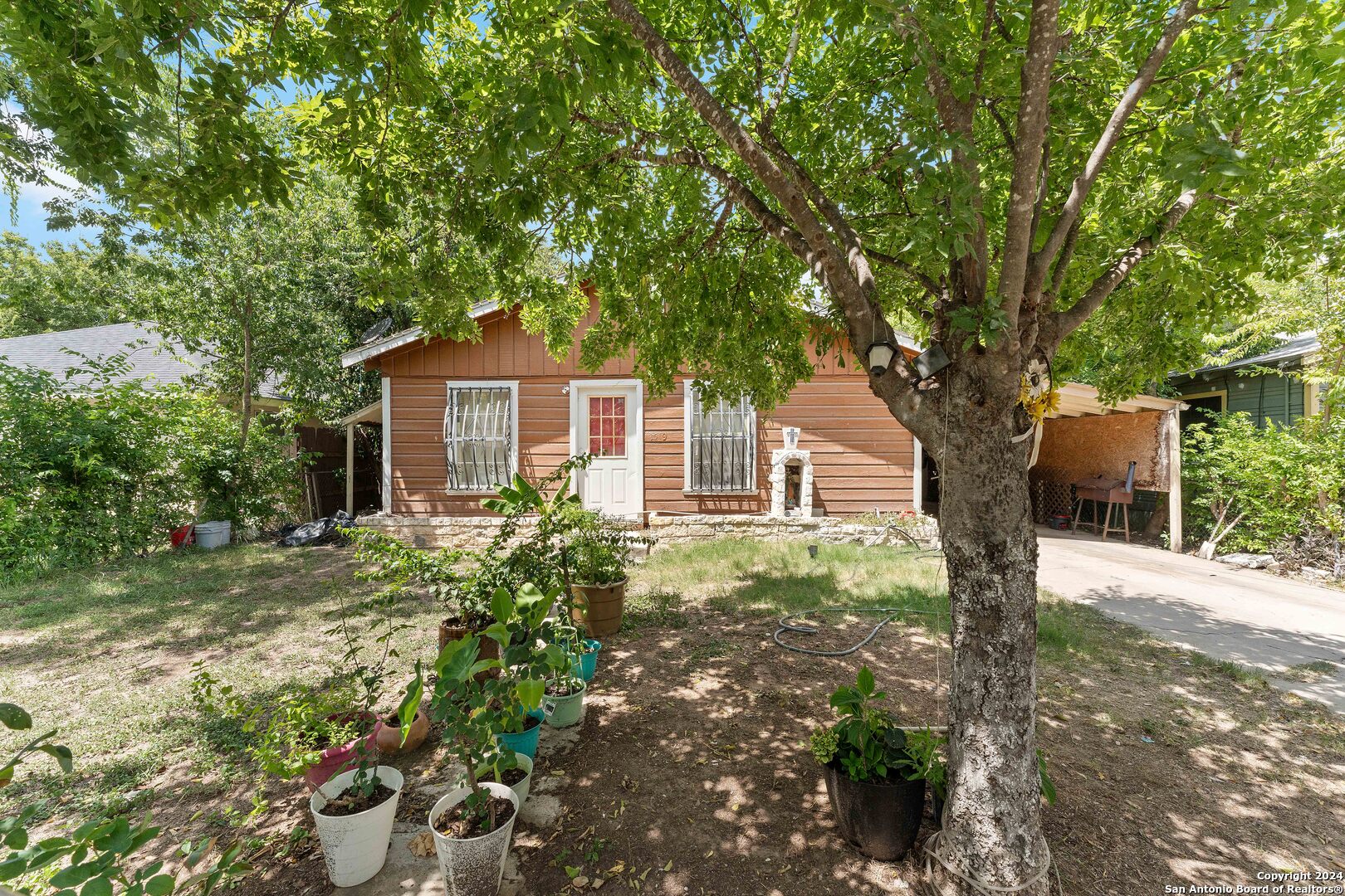 1519 WHITMAN AVE