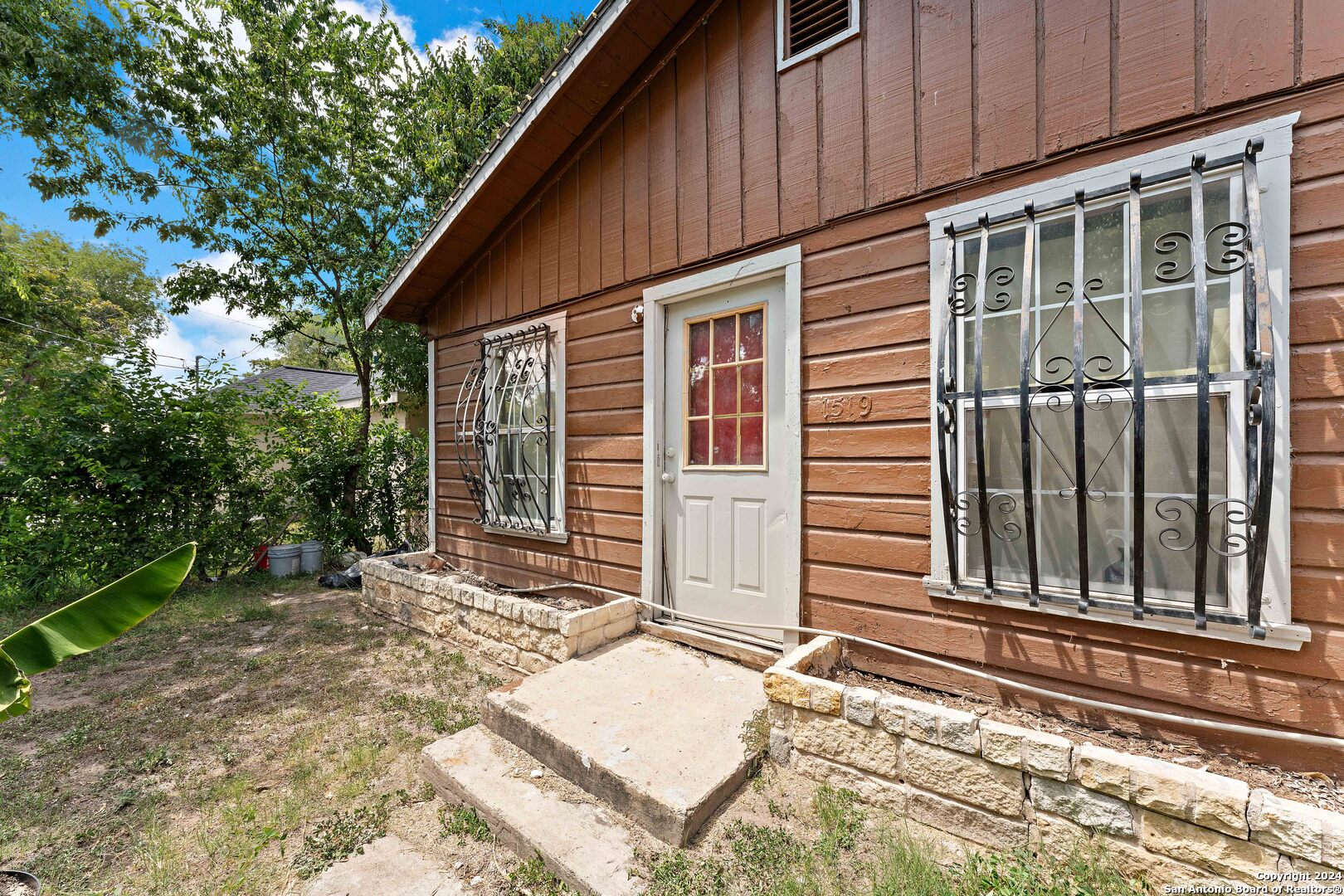1519 WHITMAN AVE