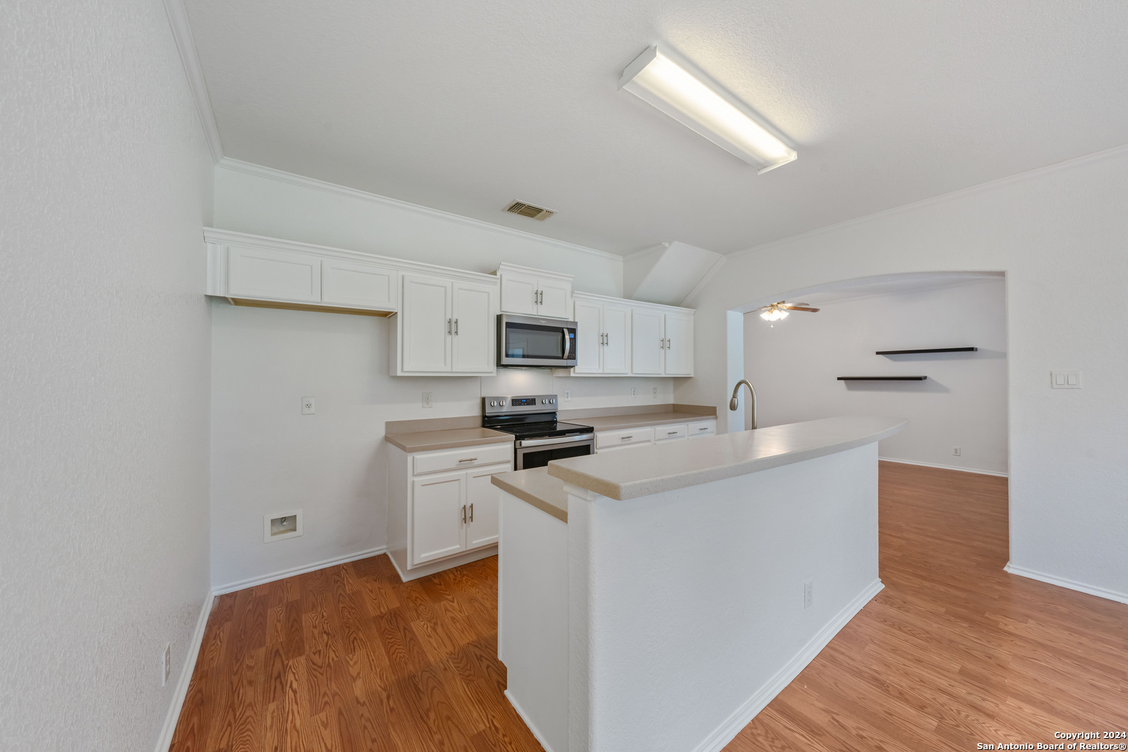 5523 TOMAS CIR