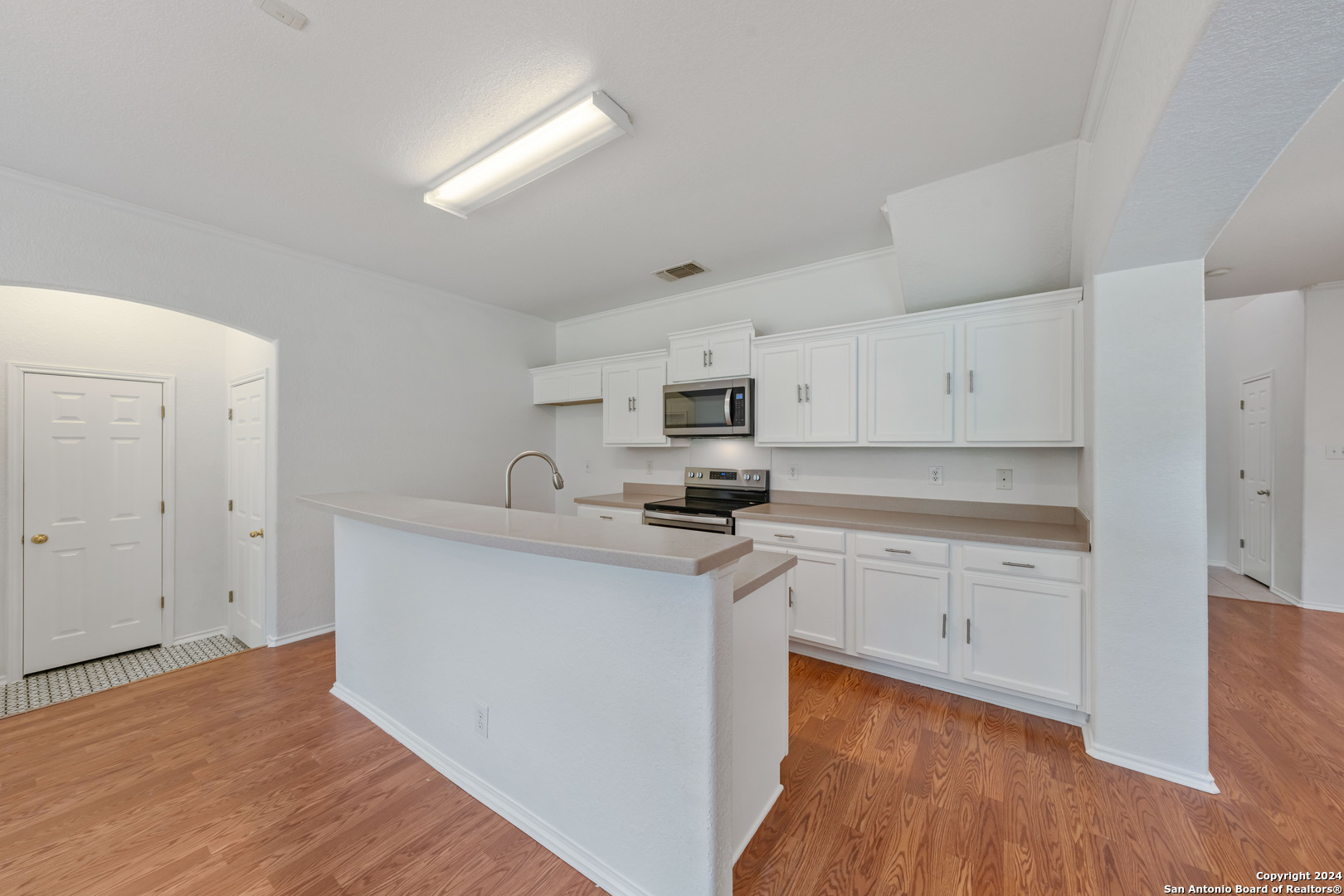 5523 TOMAS CIR