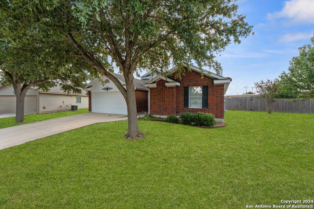 4502 EVERETT LOOP