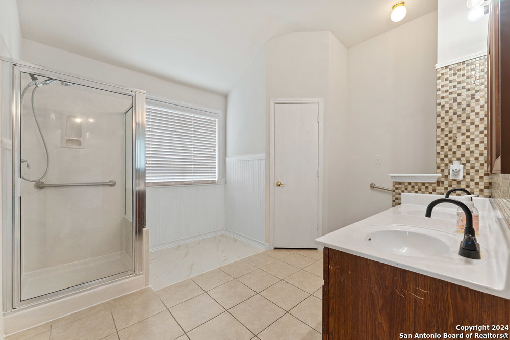 4502 EVERETT LOOP