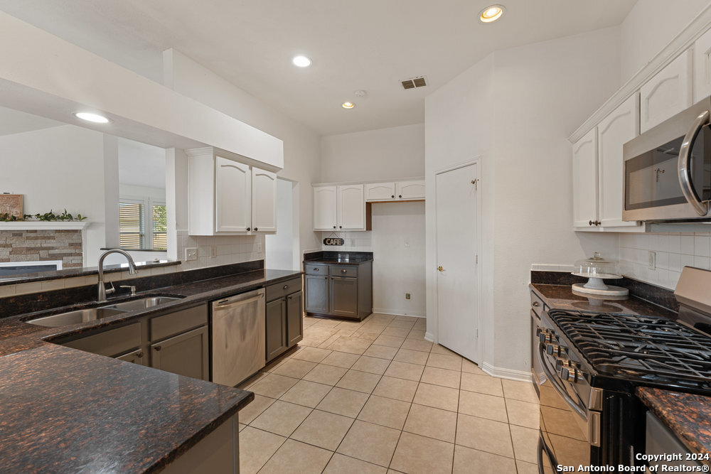 4502 EVERETT LOOP
