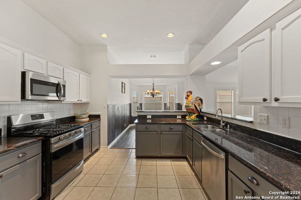 4502 EVERETT LOOP