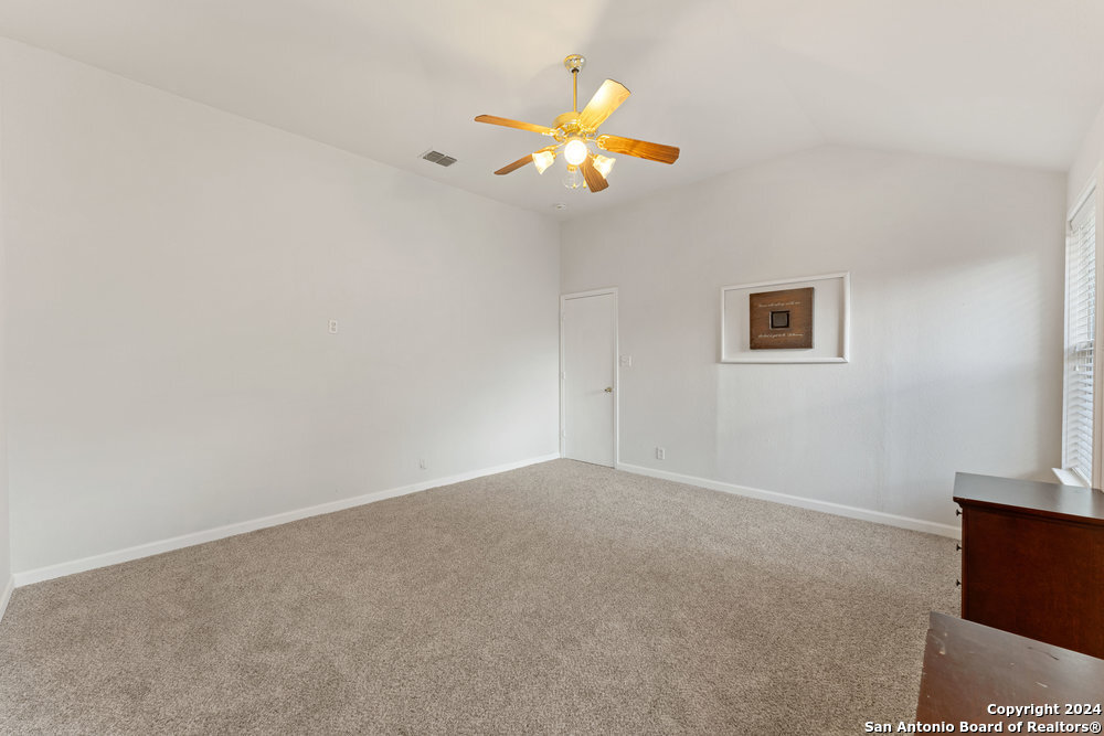 4502 EVERETT LOOP