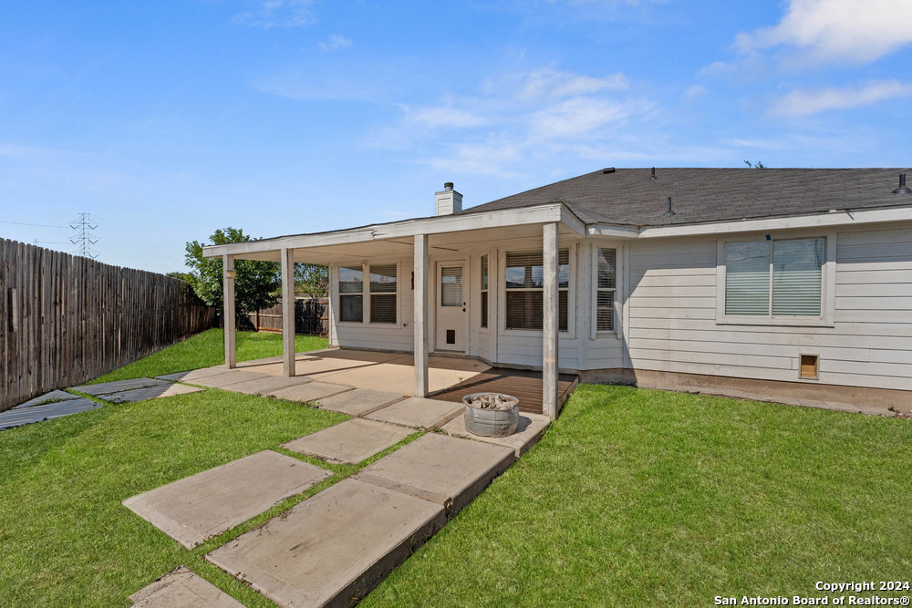 4502 EVERETT LOOP