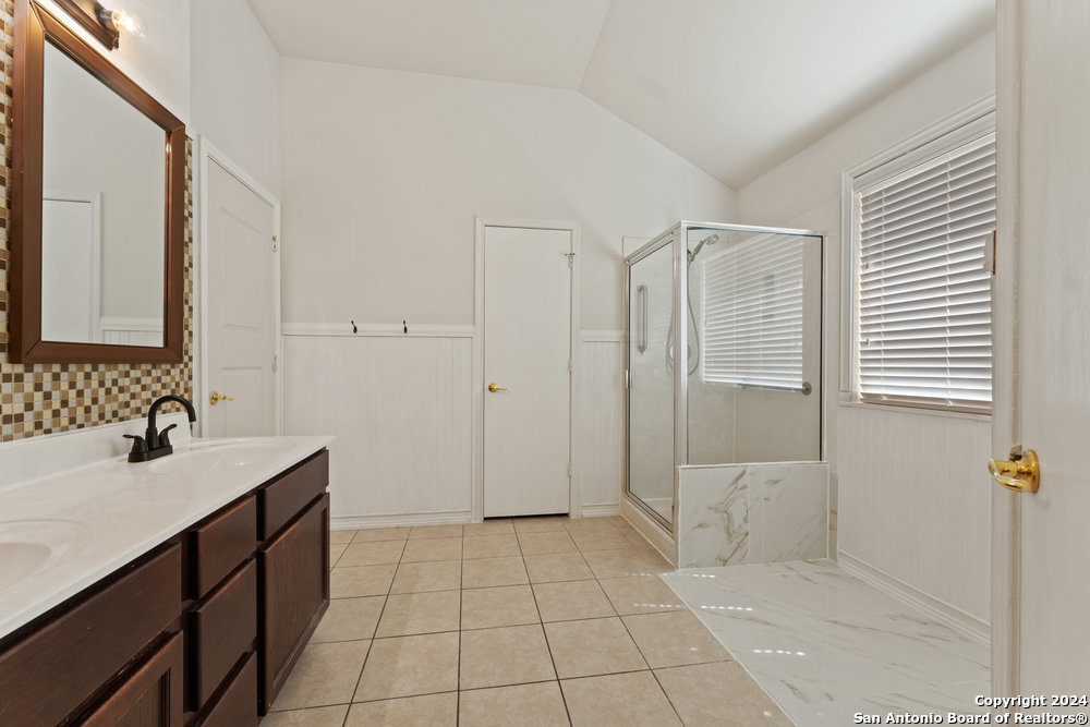 4502 EVERETT LOOP