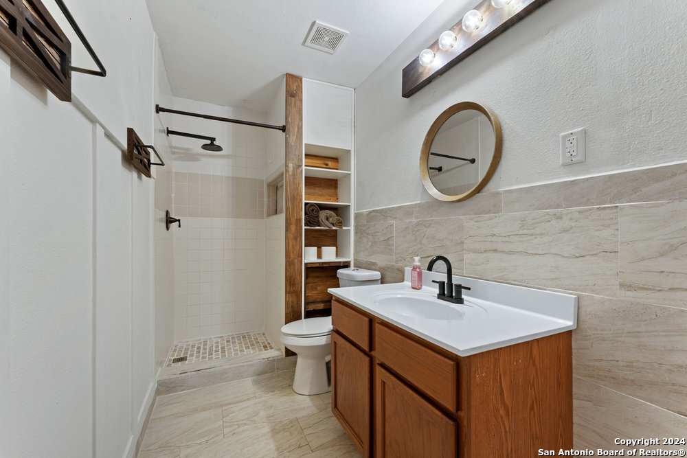 4502 EVERETT LOOP