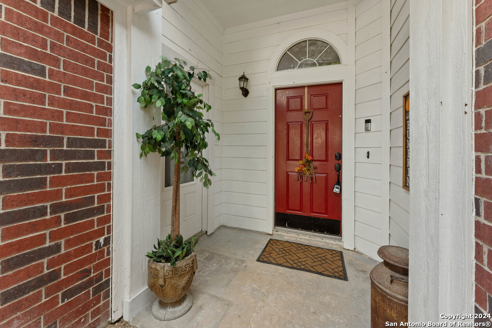 4502 EVERETT LOOP