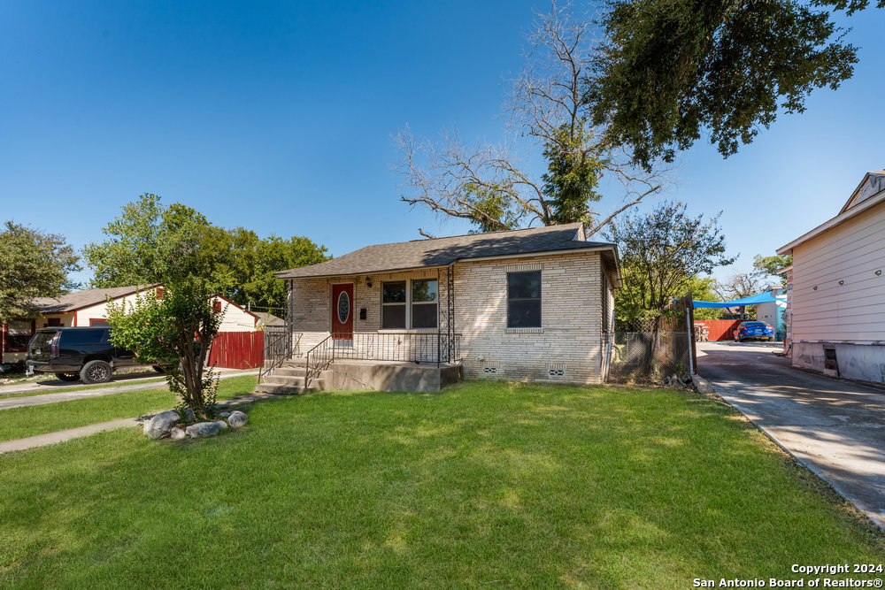 211 BONNELL DR