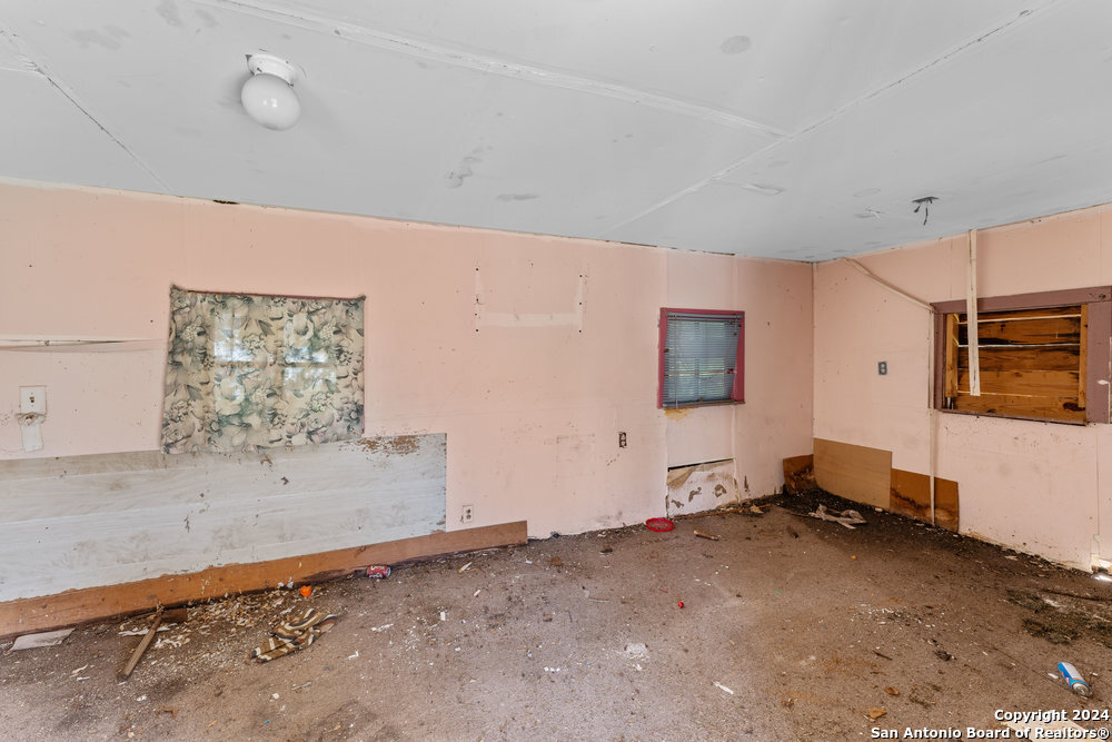 211 BONNELL DR