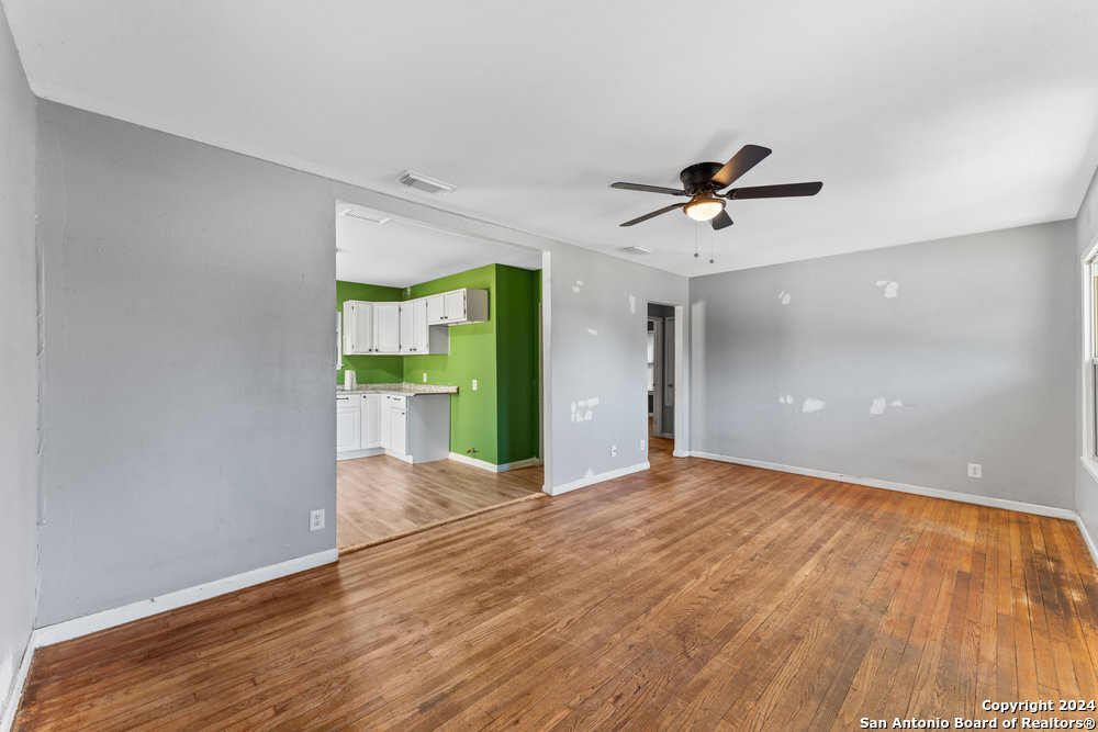 211 BONNELL DR