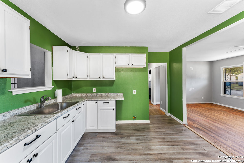 211 BONNELL DR