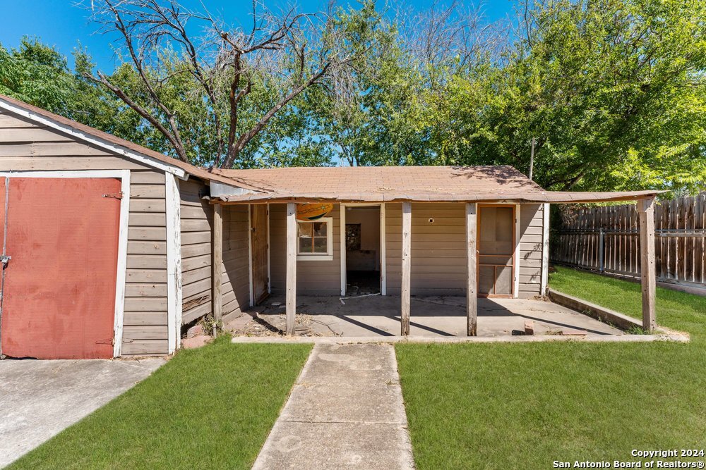 211 BONNELL DR