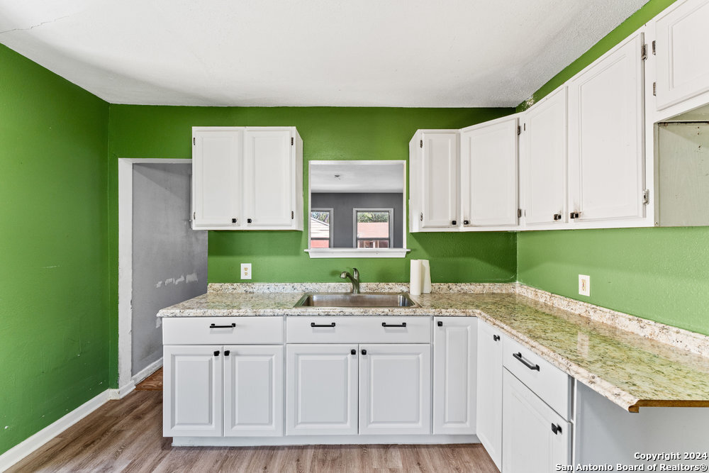 211 BONNELL DR
