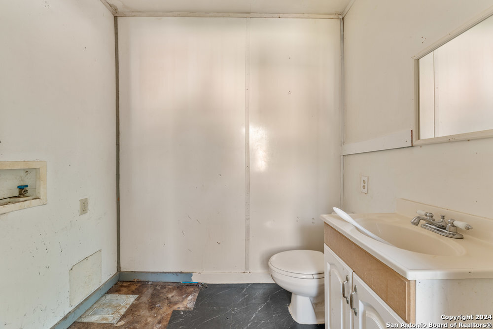 211 BONNELL DR