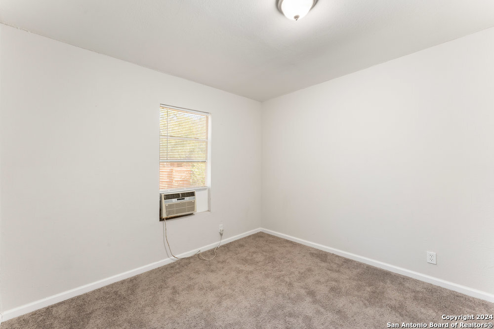 3123 WEIR AVE