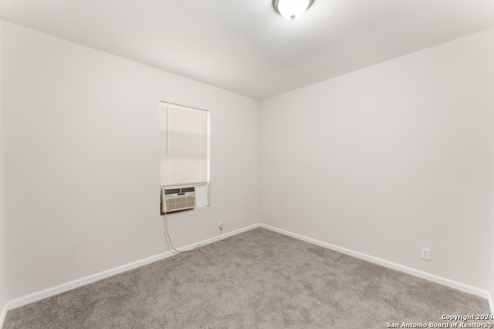 3123 WEIR AVE