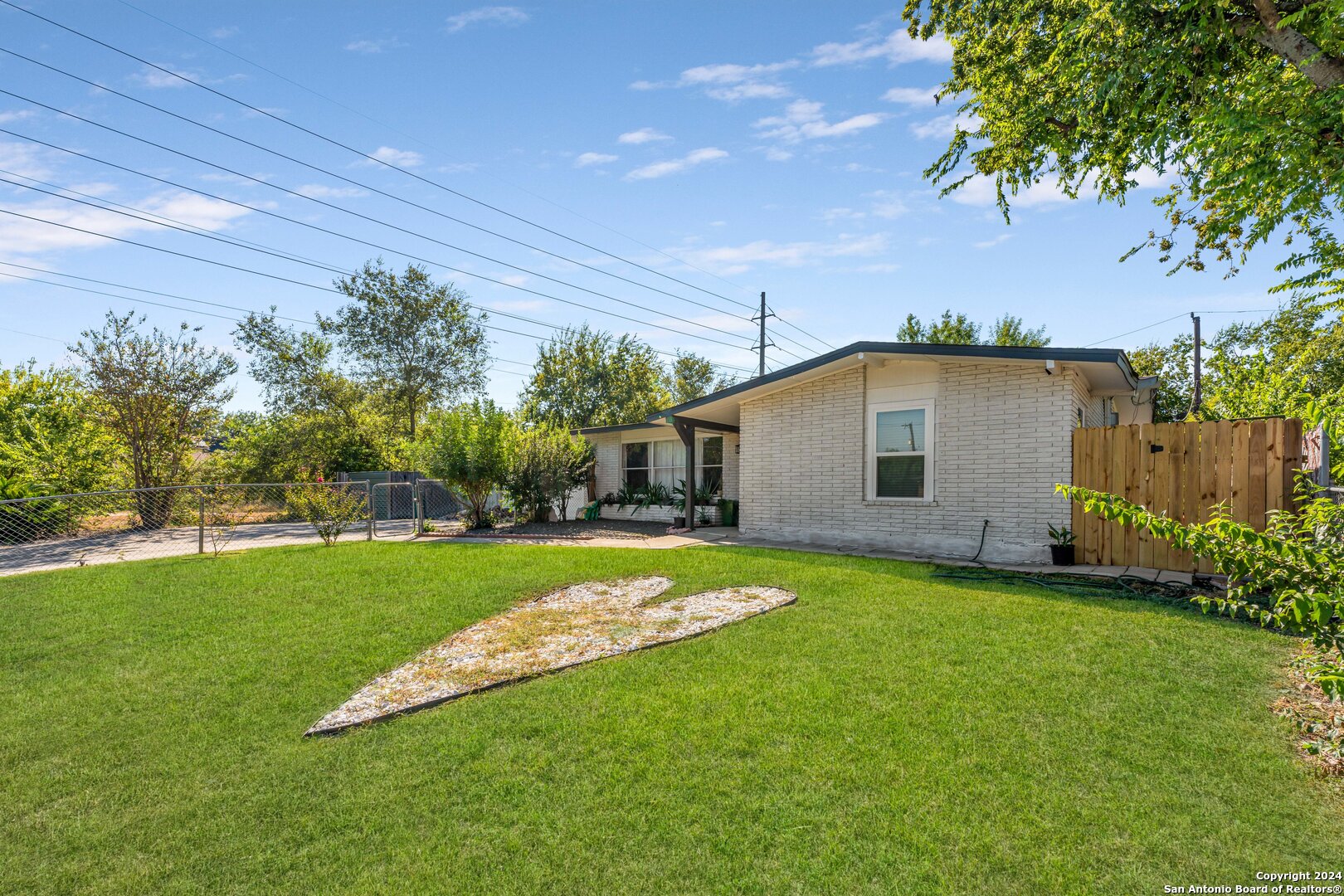 7814 GALLOP DR