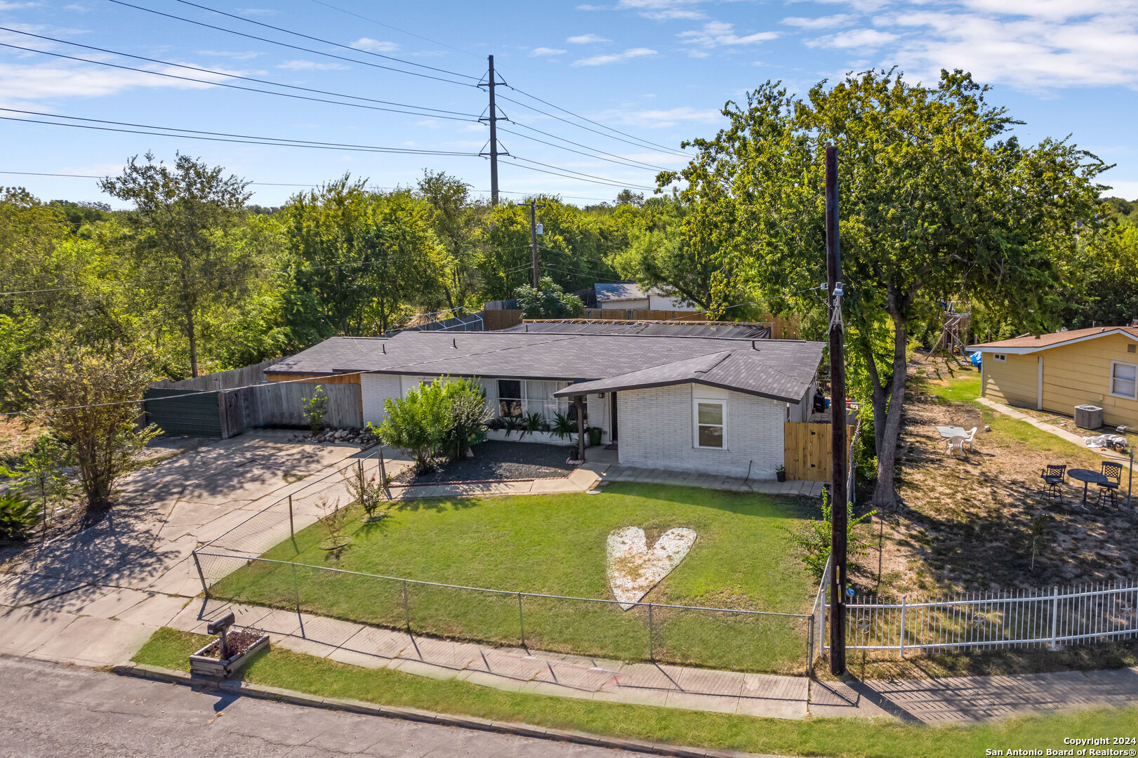 7814 GALLOP DR
