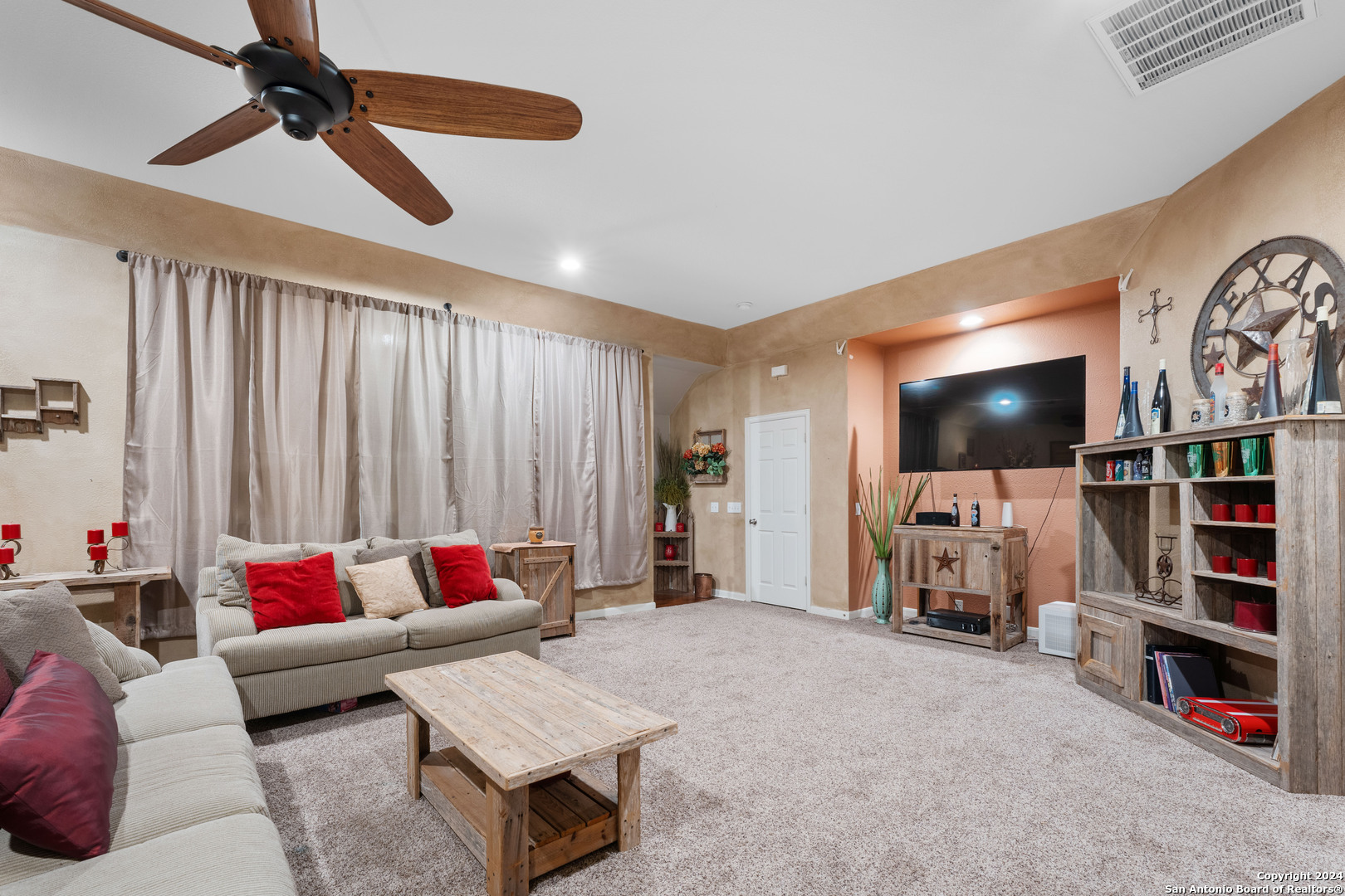 1615 LOOKOUT PT