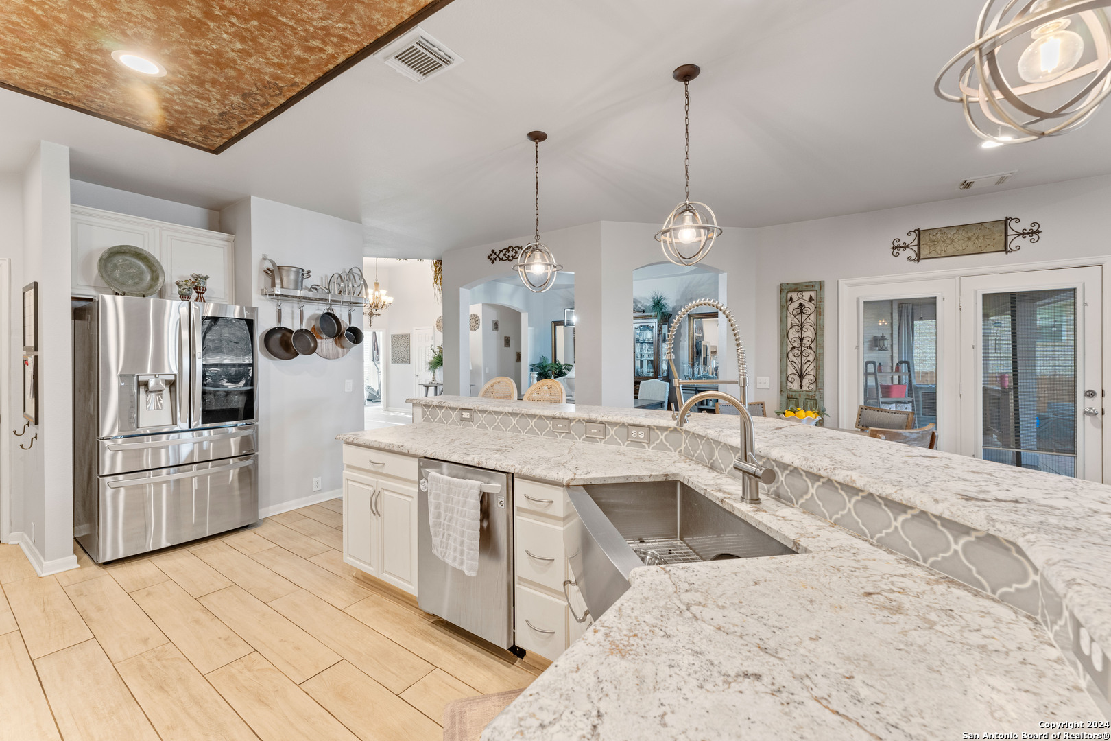 1615 LOOKOUT PT