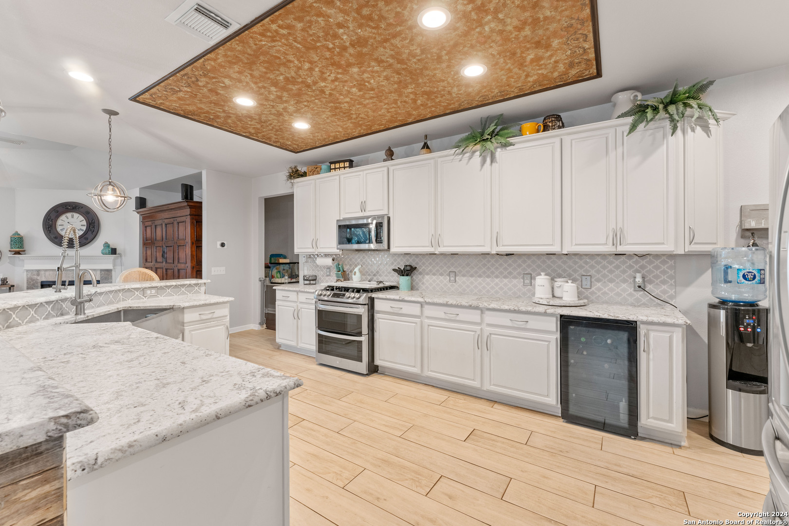 1615 LOOKOUT PT