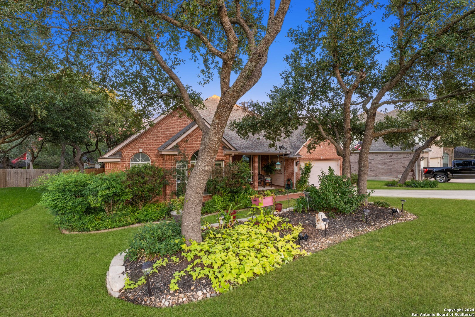 1615 LOOKOUT PT