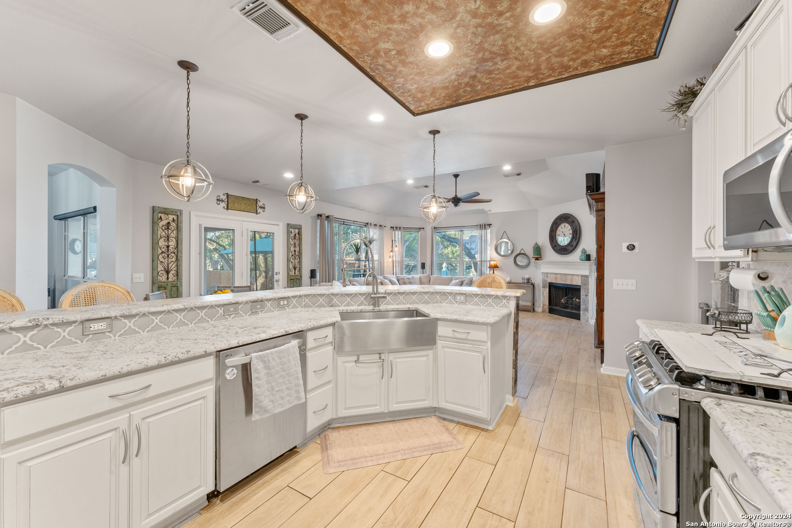 1615 LOOKOUT PT