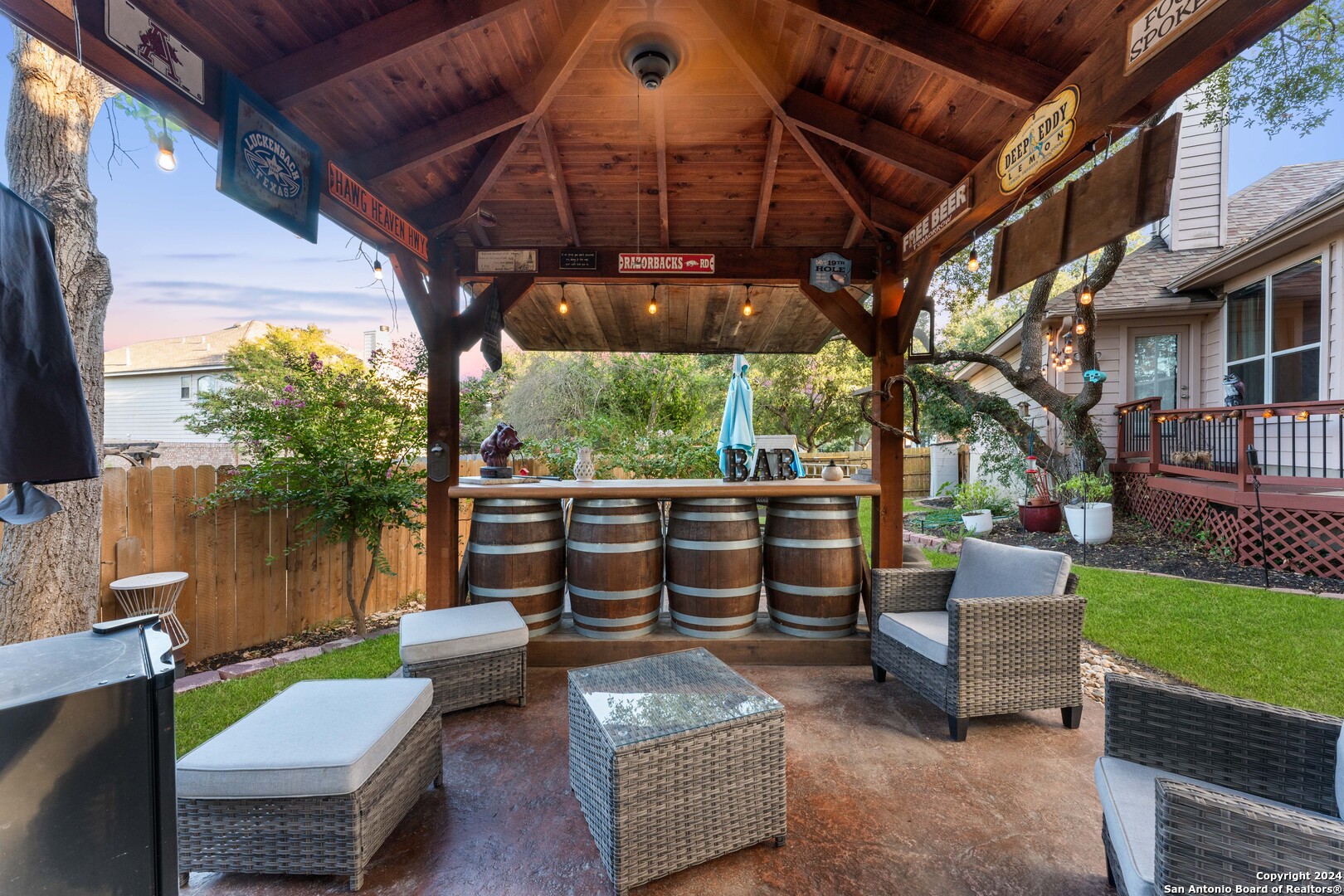 1615 LOOKOUT PT