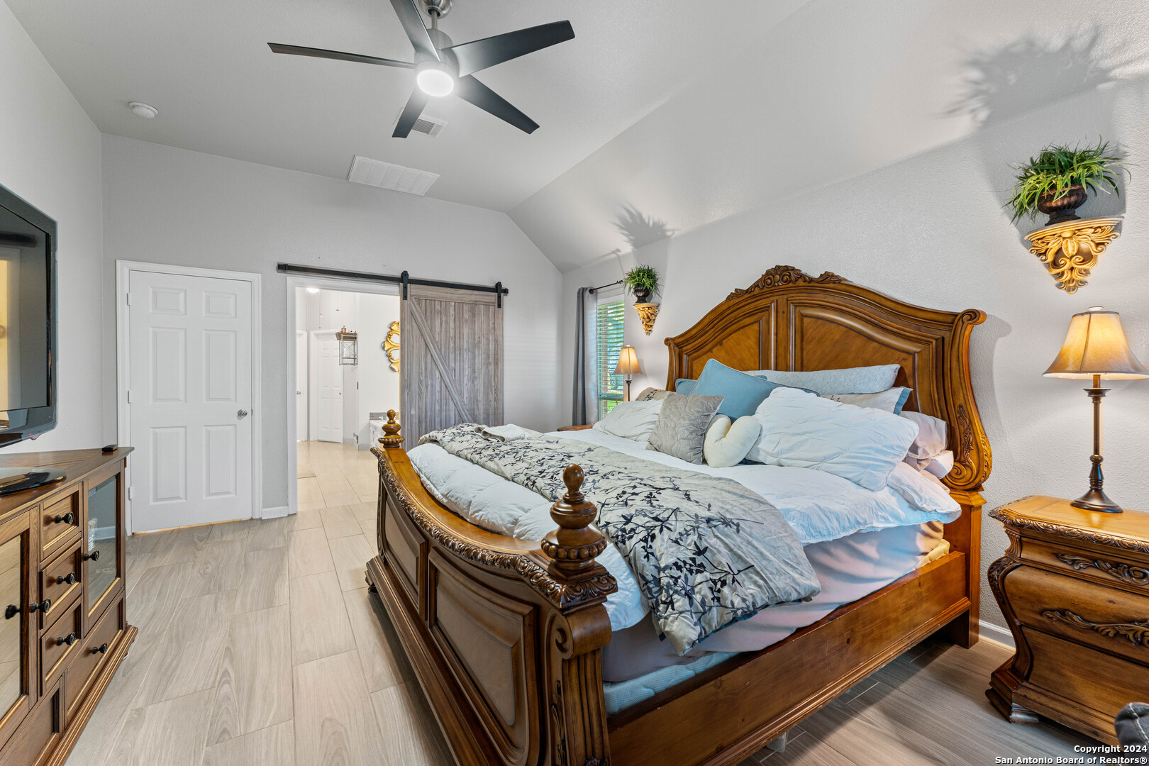 1615 LOOKOUT PT
