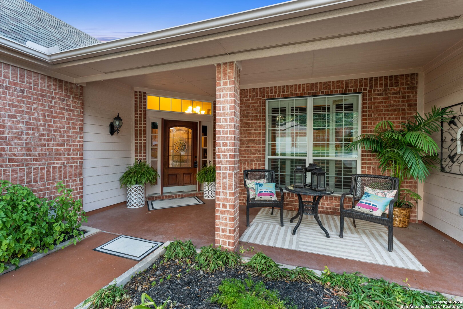 1615 LOOKOUT PT