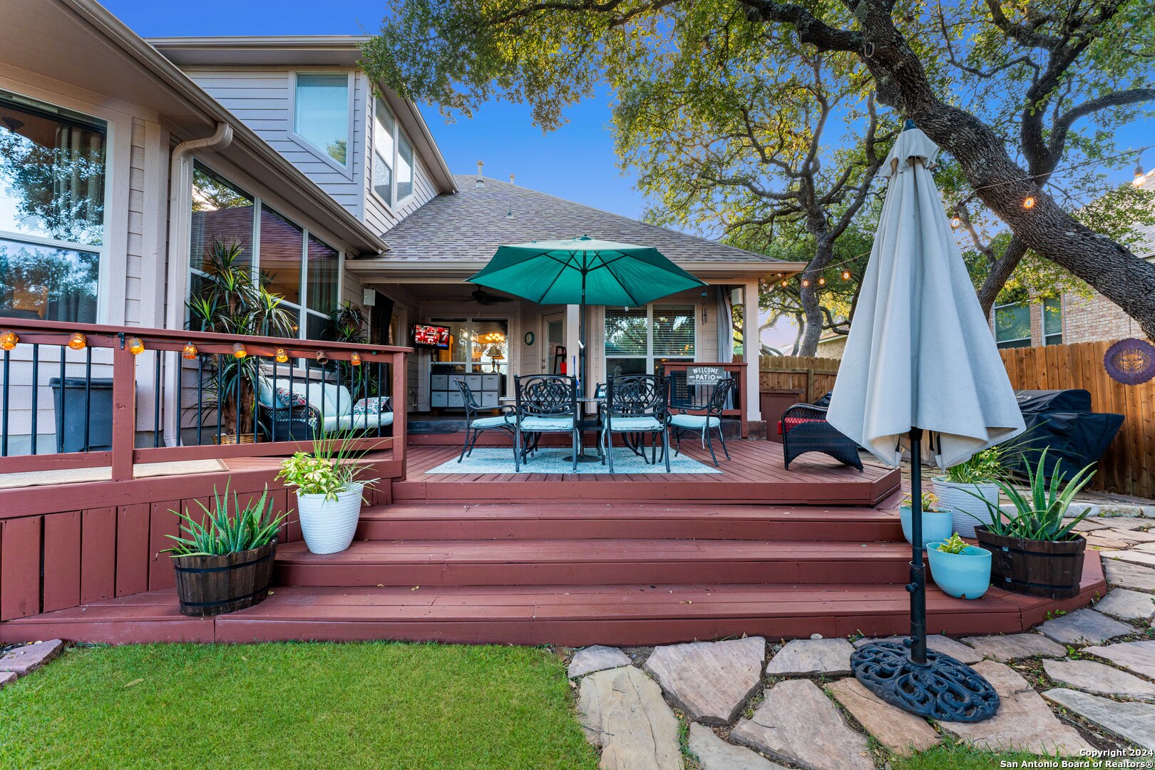 1615 LOOKOUT PT