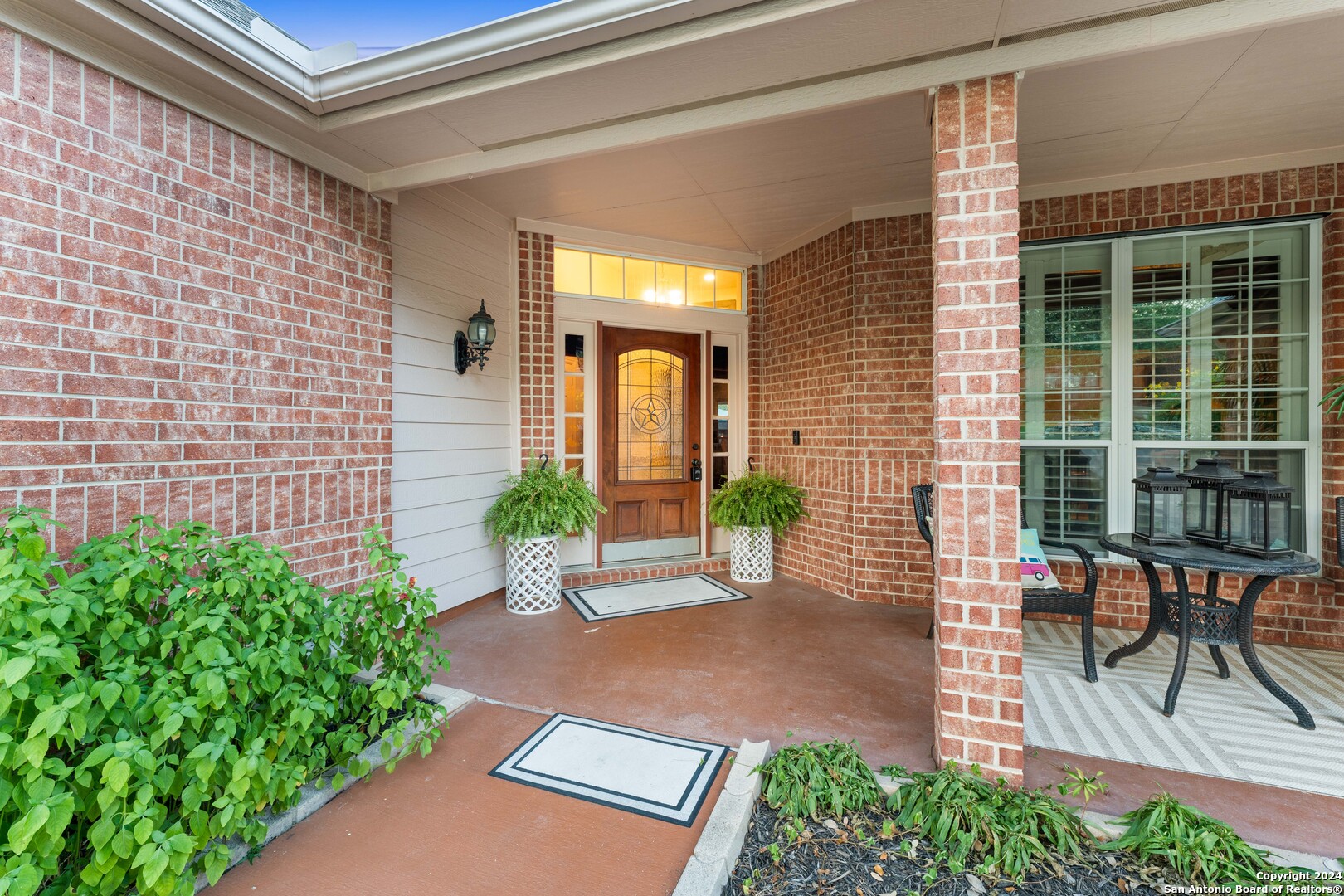 1615 LOOKOUT PT