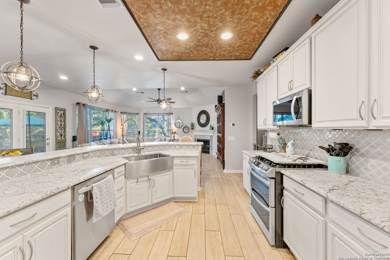1615 LOOKOUT PT