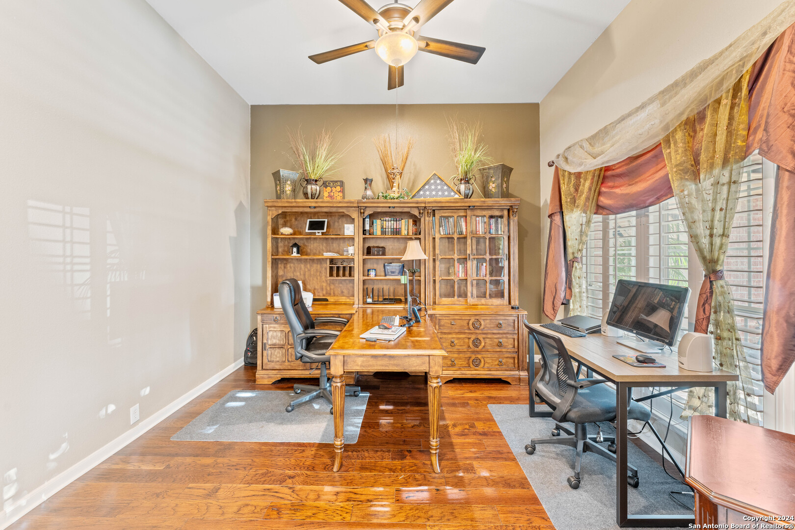 1615 LOOKOUT PT