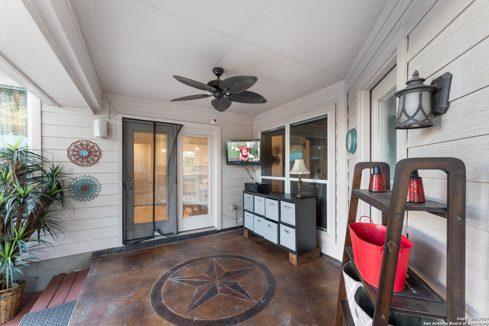 1615 LOOKOUT PT