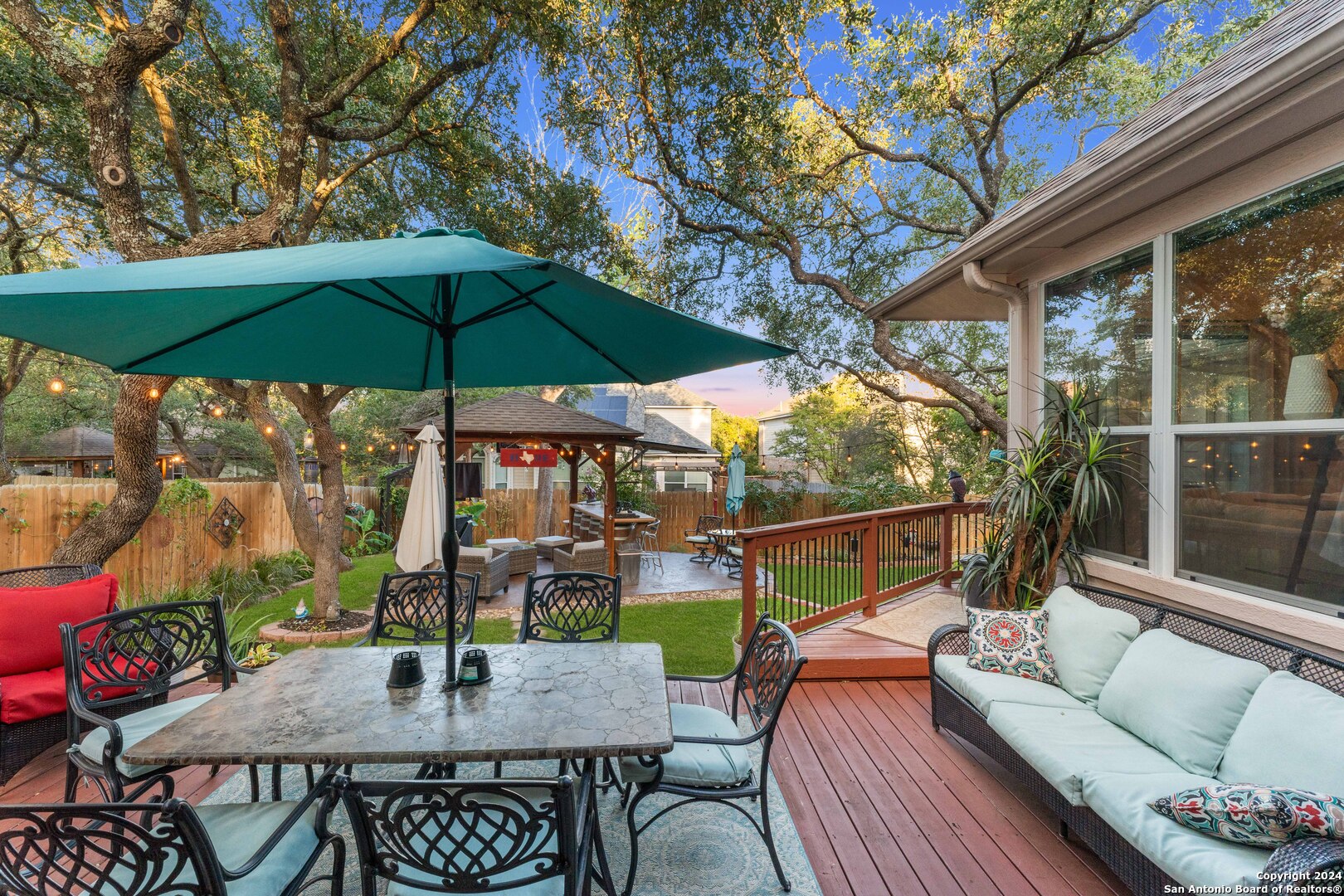 1615 LOOKOUT PT