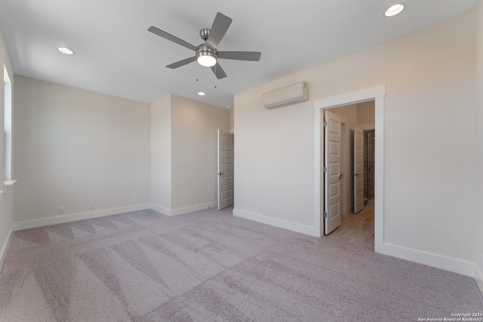 402 Center St