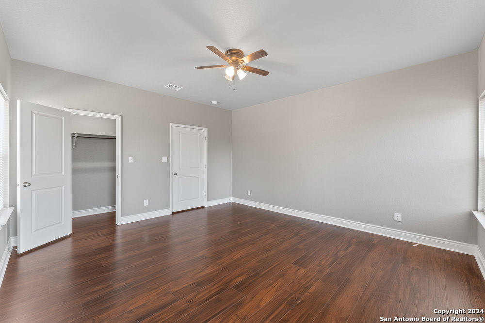 401 AUBREY ST