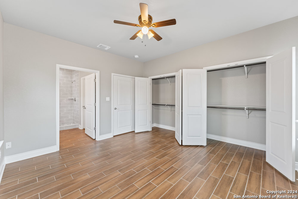 401 AUBREY ST