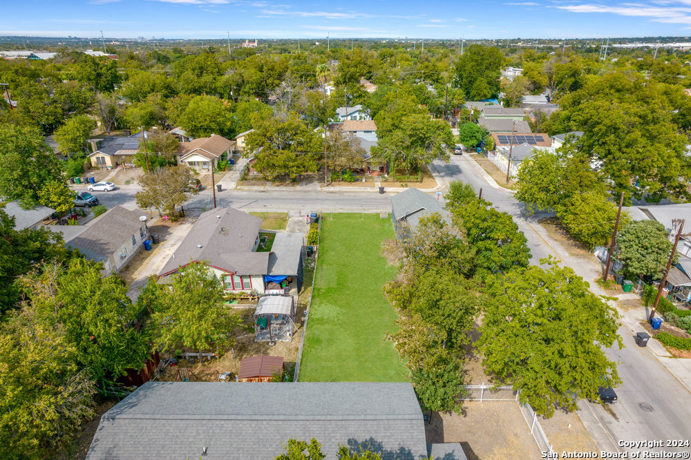 2702 W SALINAS