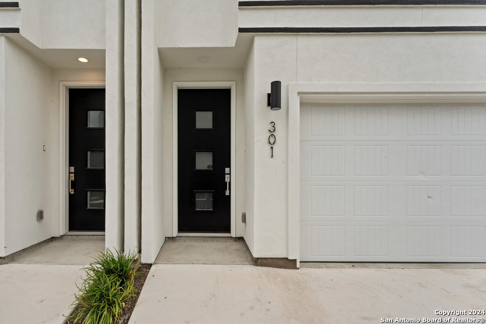 1735 W GRAMERCY PL #301