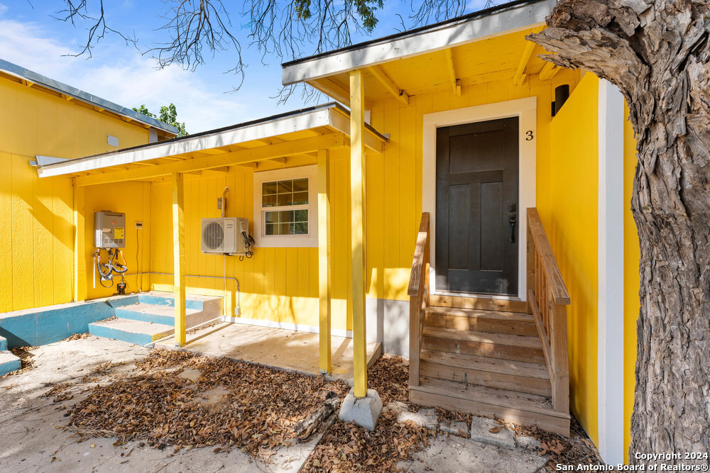 214 E HART AVE