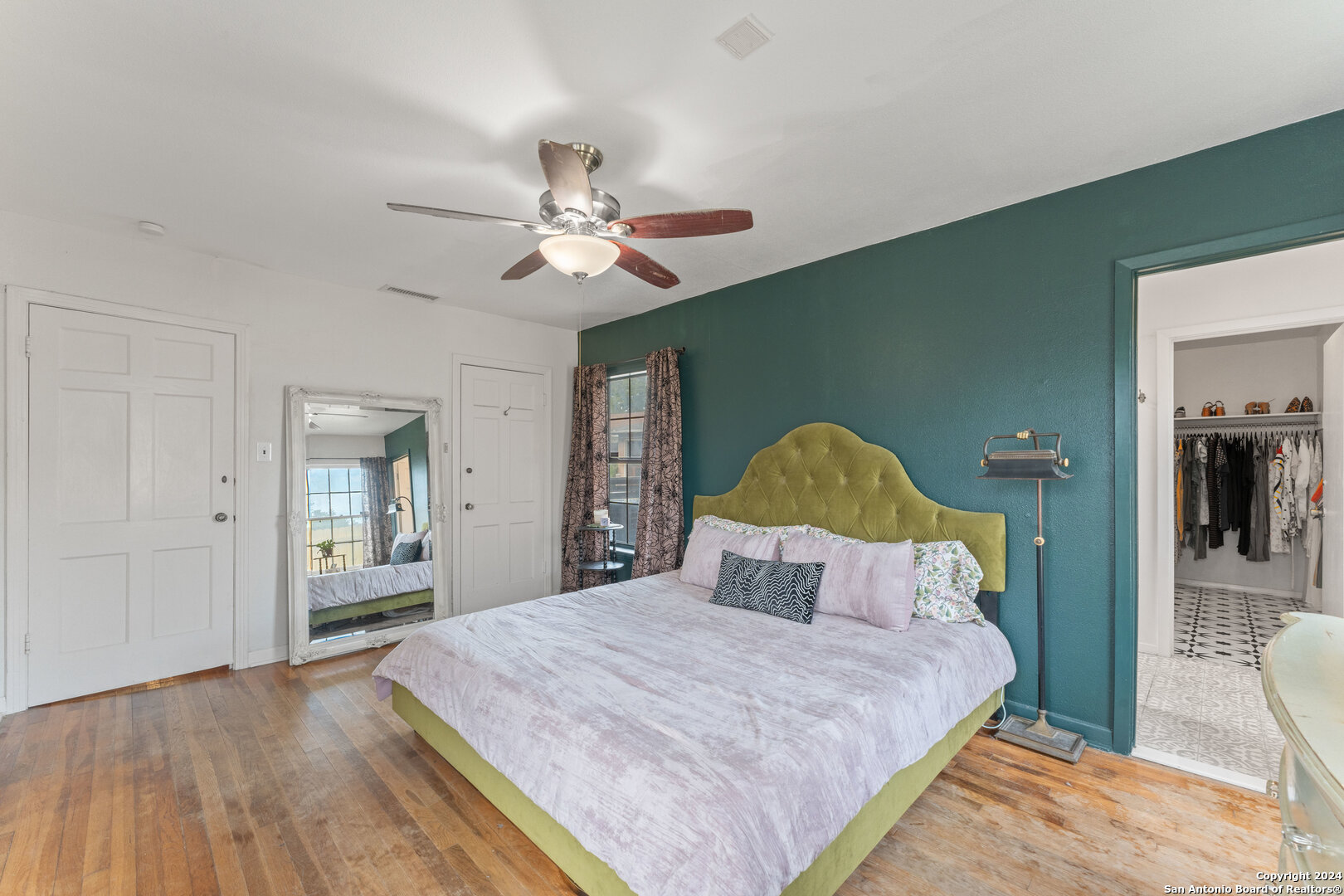 2601 W KINGS HWY